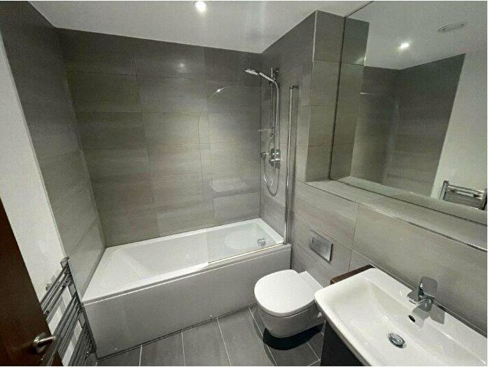 1 Bedroom Apartment To Rent In Broadway Residences, Broad Street, B15