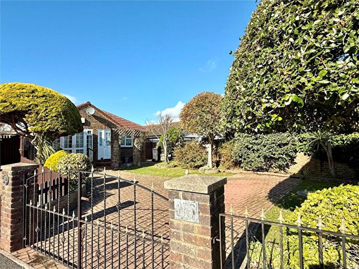 3 Bedroom Bungalow For Sale In Collingwood Close, Eastbourne, East Sussex, BN23