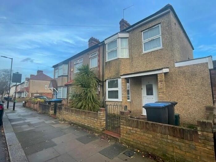 5 Bedroom End Terrace House To Rent In Exeter Road, Edmonton, N9