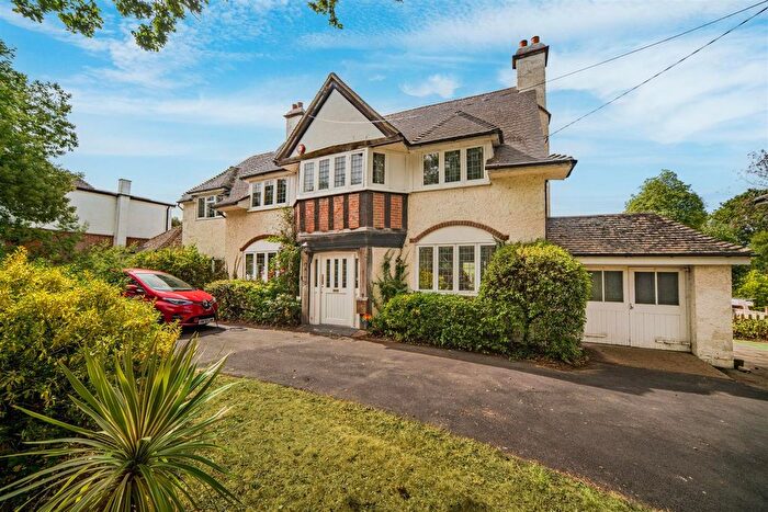 4 Bedroom Property For Sale In Freshwater, Isle Of Wight, PO40
