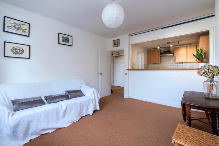 2 Bedroom Flat To Rent In Warwick Square, London, SW1V