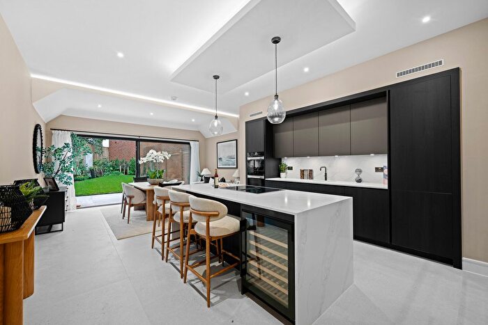 5 Bedroom Detached House For Sale In House Abbotswood Place, Streatham, SW16