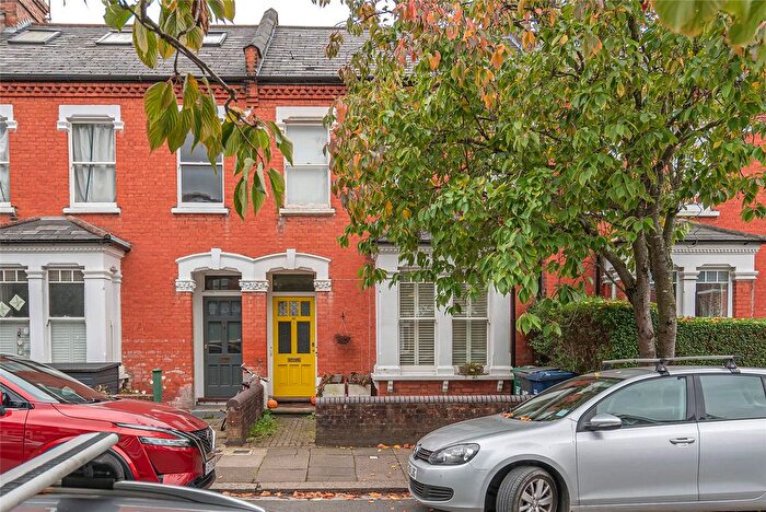 1 Bedroom Flat For Sale In Bedford Road, London, N2