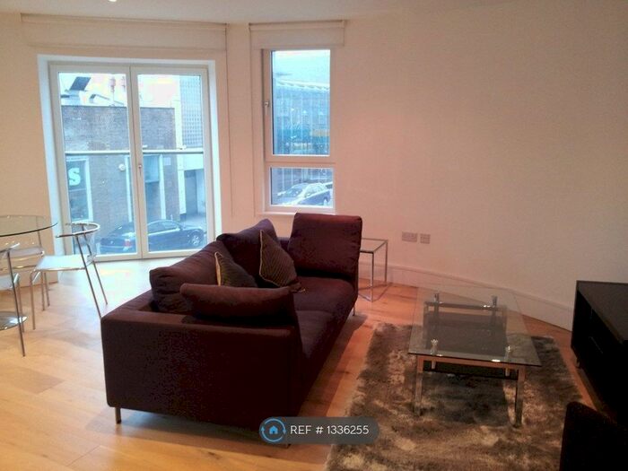 2 Bedroom Flat To Rent In St. Luke's Avenue, London, SW4