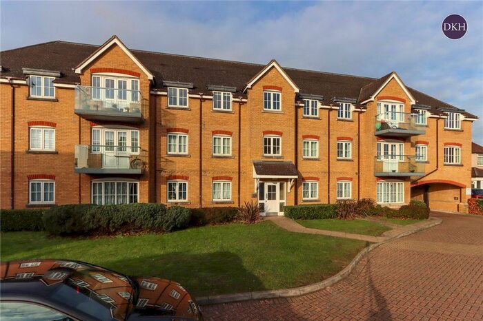 2 Bedroom Flat To Rent In St Albans Road, Watford, Hertfordshire, WD25