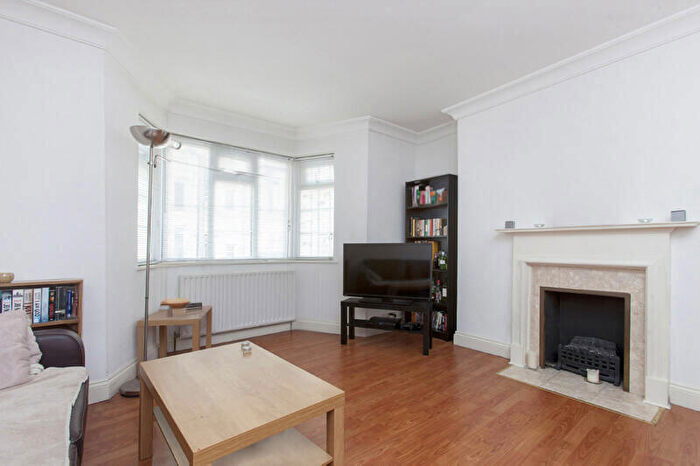 1 Bedroom Flat For Sale In Shoot Up Hill, London, NW2