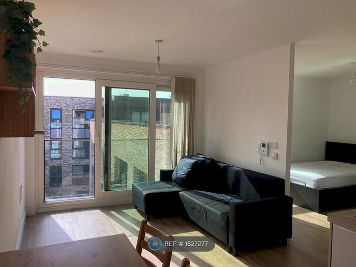 Studio To Rent In Copenhagen Court, London, SE8