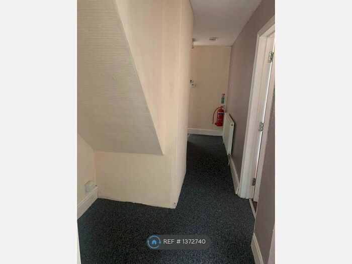 2 Bedroom Flat To Rent In First Floor, Chester, CH1