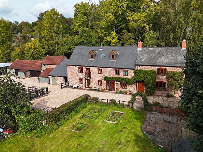 7 Bedroom Detached House For Sale In Lower Common, Aylburton, Lydney, GL15