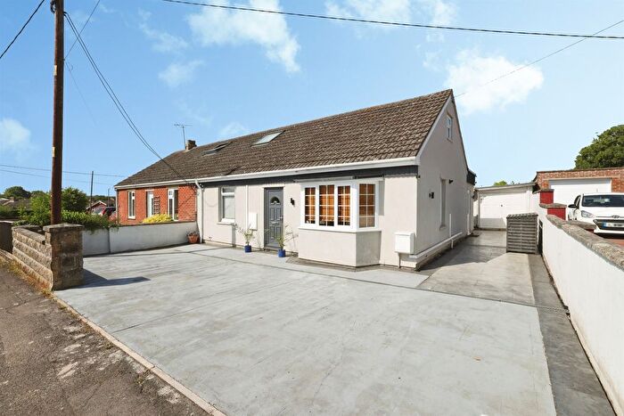 4 Bedroom Bungalow For Sale In Kitchener Road, Amesbury, Salisbury, SP4