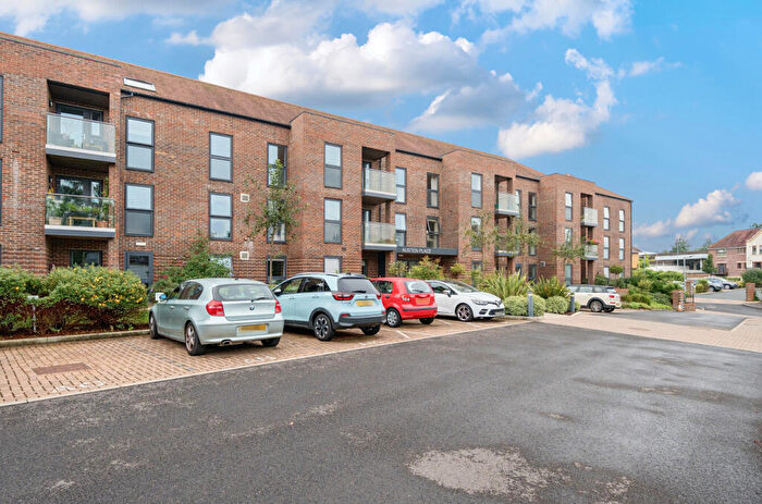 2 Bedroom Penthouse For Sale In Lower Turk Street, Alton, Hampshire, GU34