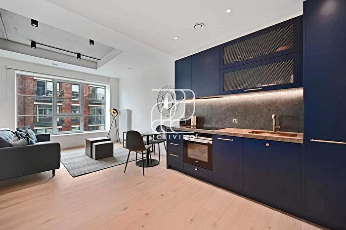 Studio To Rent In Douglass Tower, London, E14