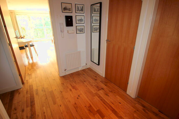 2 Bedroom Apartment To Rent In Great Dove Hill, Merchant City, G1