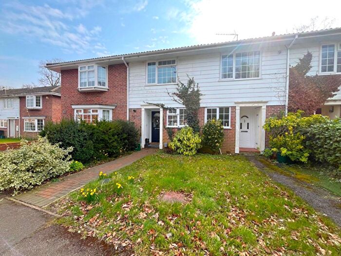 2 Bedroom Terraced House To Rent In Cumberland Avenue, Guildford, Surrey, GU2