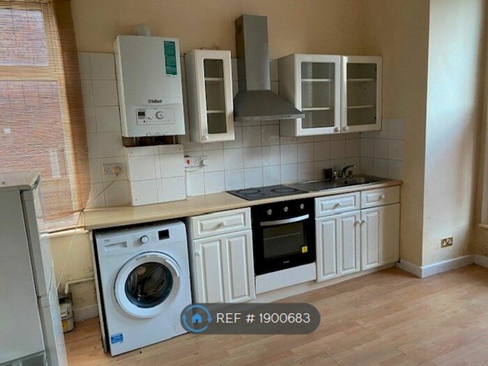 1 Bedroom Flat To Rent In Edge Lane, Manchester, M21