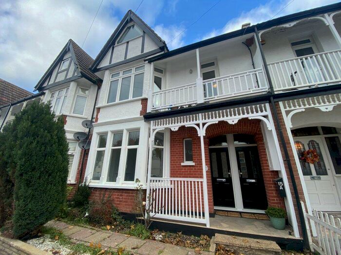 1 Bedroom Flat To Rent In Victor Drive - Leigh : Online Enquiries Only, SS9