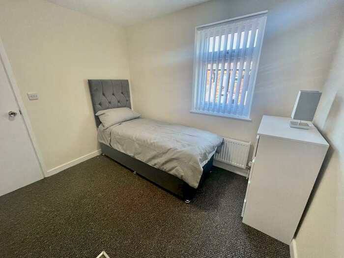 1 Bedroom House Of Multiple Occupation To Rent In Lawn Street, Heaton, Bolton, Lancashire. ** Single Room In A Professional House Share **, BL1