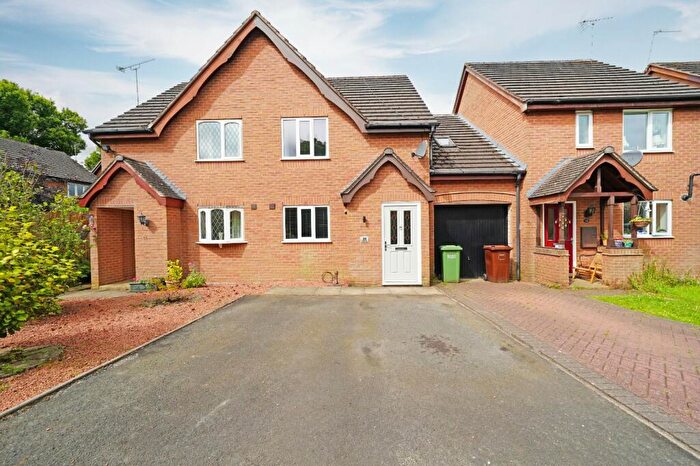 2 Bedroom House To Rent In Hazeltree Grove, Dorridge, Solihull, West Midlands, B93