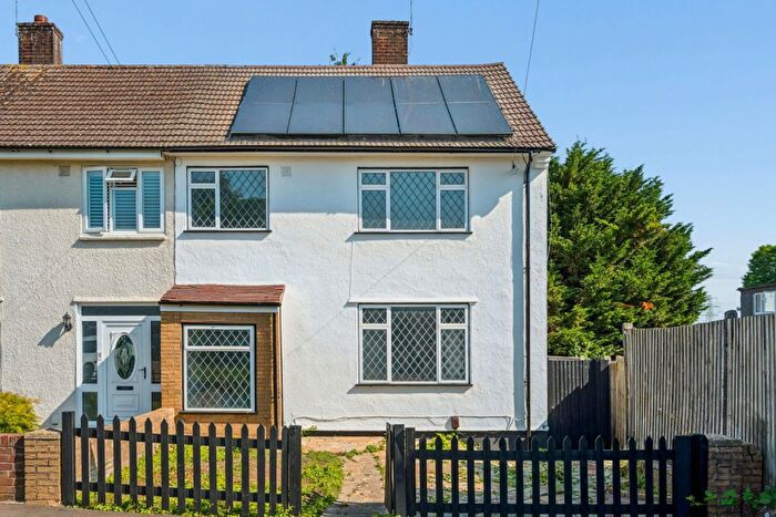 3 Bedroom Semi-Detached House For Sale In Beeston Close, South Oxhey, WD19