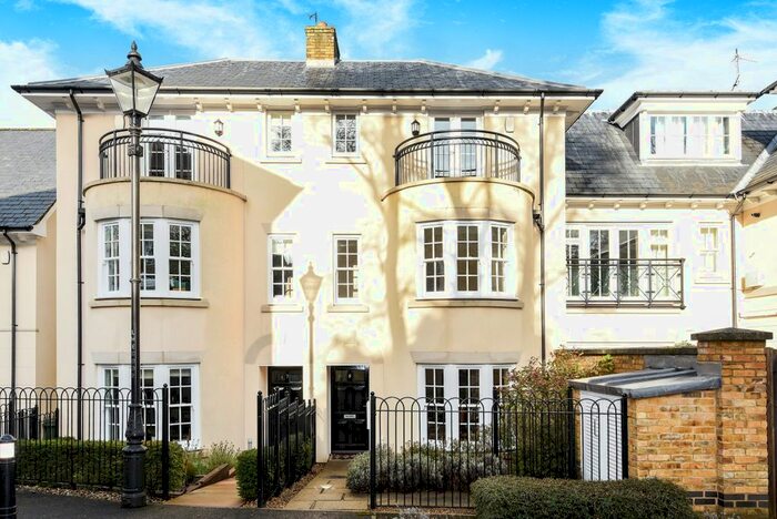 3 Bedroom Town House To Rent In Montacute Mews, Tunbridge Wells, TN2