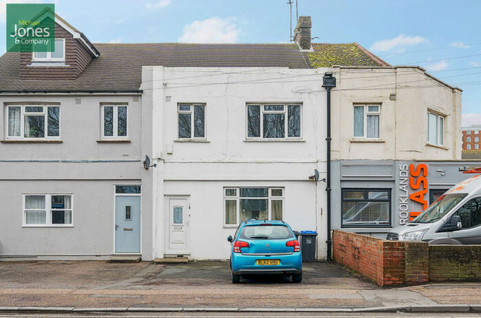 1 Bedroom Flat To Rent In Western Road, Lancing, West Sussex, BN15