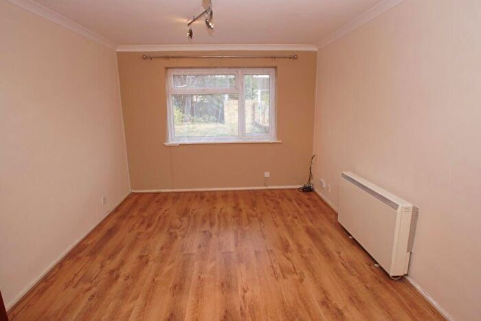 1 Bedroom Flat To Rent In Suffolk Close, SL1