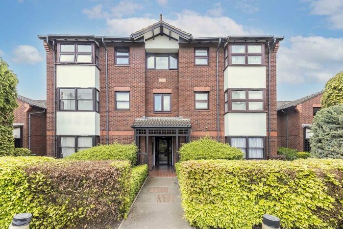 Studio To Rent In Mayfield Road, London, W12