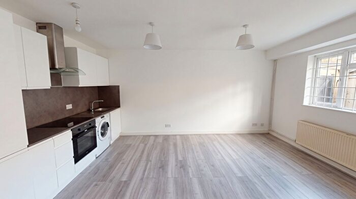 2 Bedroom Flat To Rent In Eltham High Street, Eltham, SE9