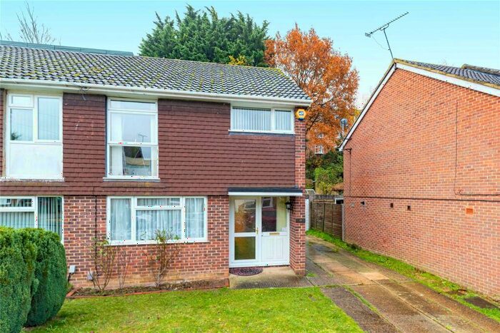 3 Bedroom Semi-Detached House To Rent In Ferndale Avenue, Reading, Berkshire, RG30