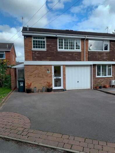 3 Bedroom Semi-Detached House To Rent In Hazel Grove, Hockley Heath, Hockley Heath, Solihull, B94