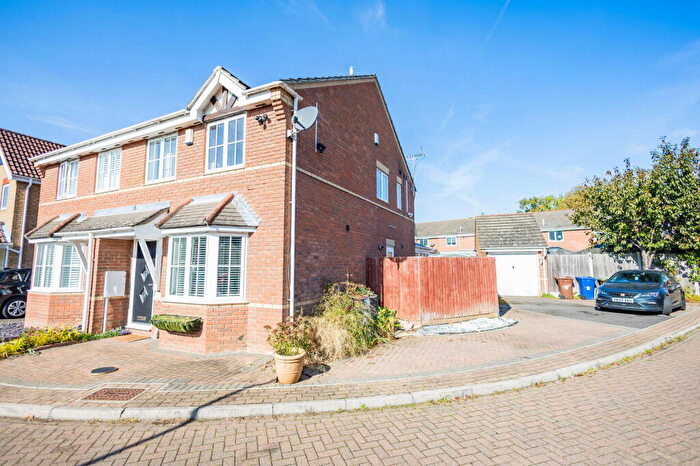 3 Bedroom Semi-Detached House For Sale In Cherry Tree Drive, South Ockendon, RM15