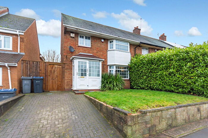 3 Bedroom End Of Terrace House To Rent In Court Oak Road, Birmingham, B32