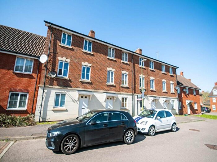 5 Bedroom House To Rent In Queen Bee Court, Hatfield, Hertfordshire, AL10