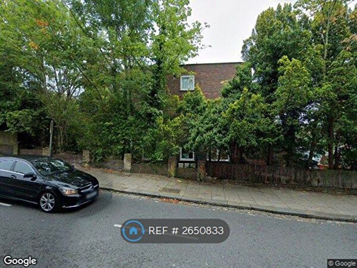 3 Bedroom Flat To Rent In Lady Hamilton Court, Hendon, NW4