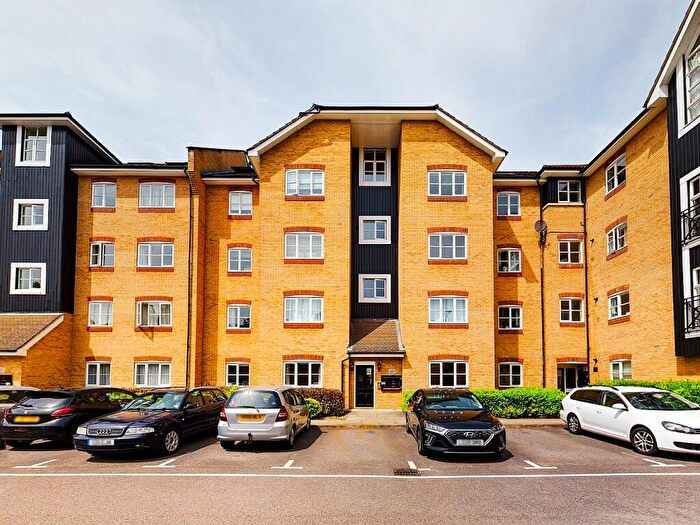 2 Bedroom Apartment For Sale In Stephenson Wharf, Hemel Hempstead, Hertfordshire, HP3