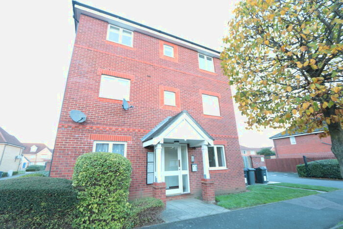 2 Bedroom Flat To Rent In Goodman Road, Bedford, MK42