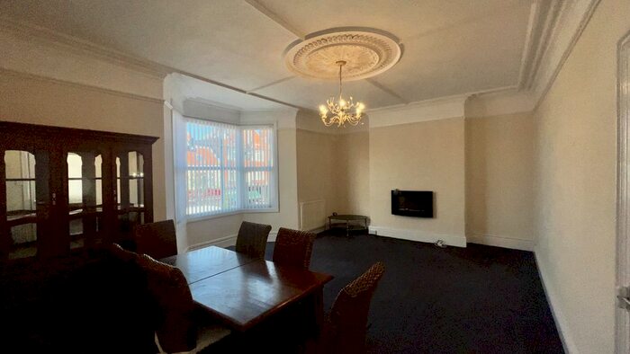 3 Bedroom Maisonette To Rent In Whitley Road, Whitley Bay, North Tyneside, NE26