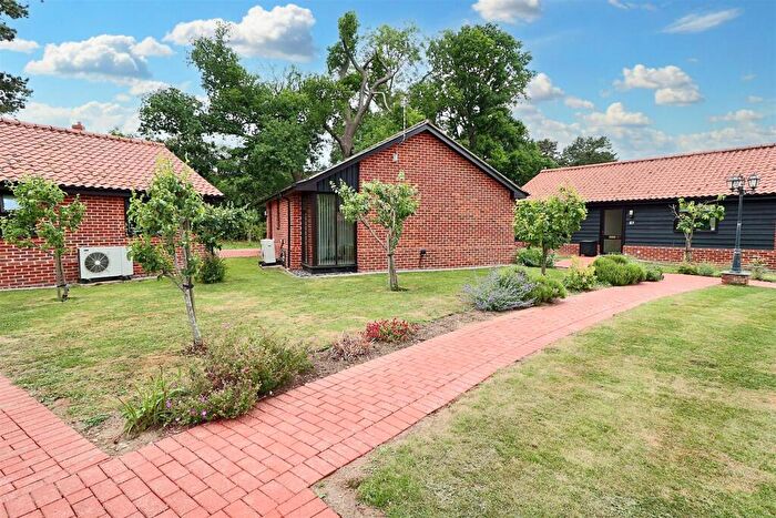 2 Bedroom Bungalow For Sale In Chapel Road, Carlton Colville, Lowestoft, NR33