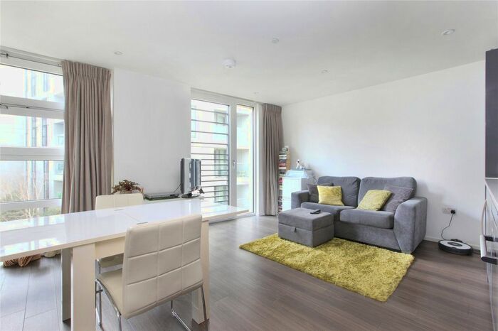 1 Bedroom Flat To Rent In Copperlight Apartments, Buckhold Road, Wandsworth, London, SW18