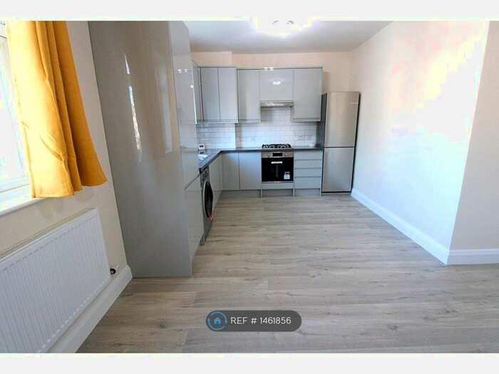 1 Bedroom Flat To Rent In Coldharbour Lane House, Hayes, UB3