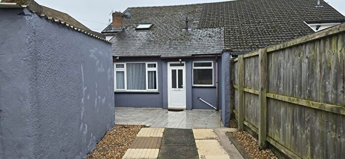 Studio To Rent In Hospital Road, Penpedairheol, Hengoed, CF82