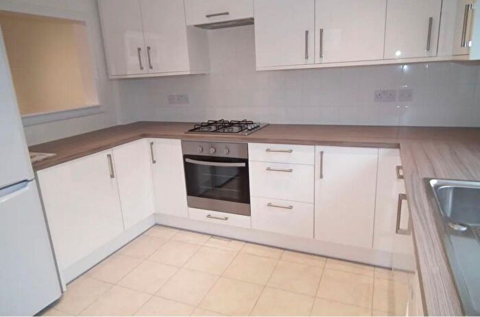 4 Bedroom Semi Detached House To Rent In Hatfield Road, Potters Bar, EN6