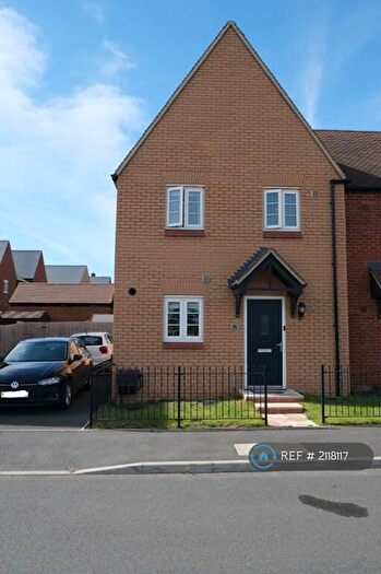 3 Bedroom Semi-Detached House To Rent In Aintree Avenue, Towcester, NN12