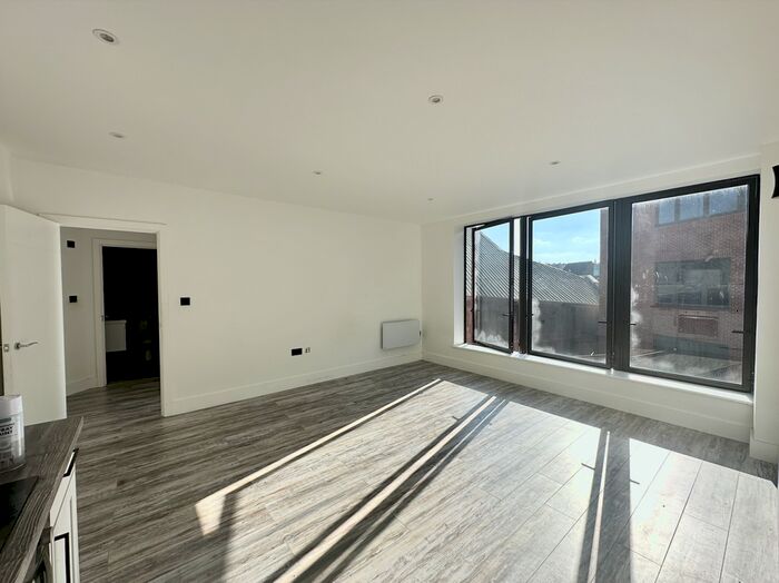 1 Bedroom Flat To Rent In Clarence Street, Swindon, SN1