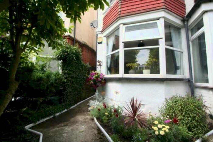 1 Bedroom Maisonette To Rent In Brighton Road, Purley, CR8