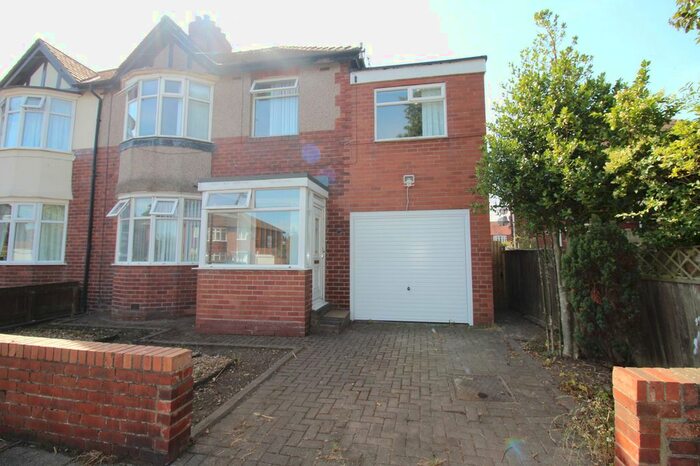 5 Bedroom Semi-Detached House To Rent In Broadway East, Gosforth, Newcastle Upon Tyne, NE3