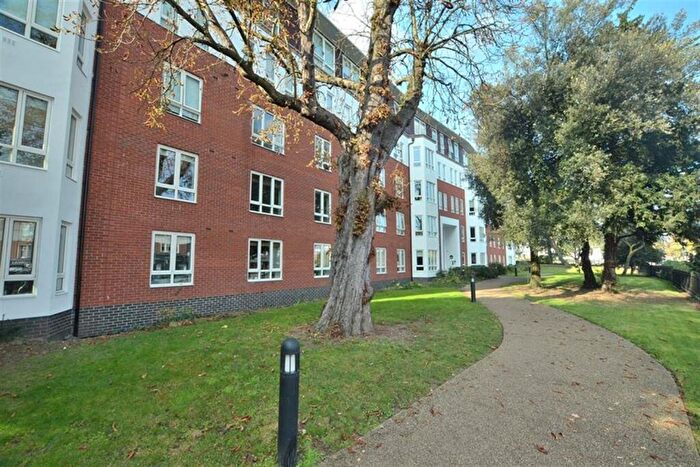 1 Bedroom Apartment For Sale In Redbridge, London, E18