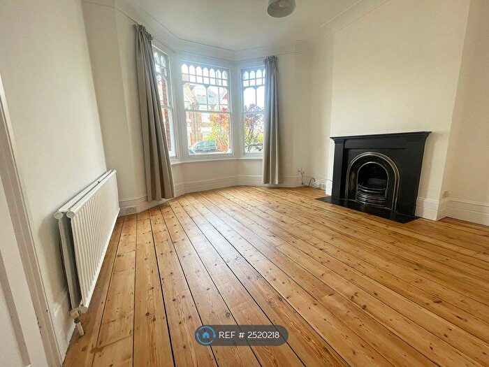 2 Bedroom Flat To Rent In Kempe Road, London, NW6