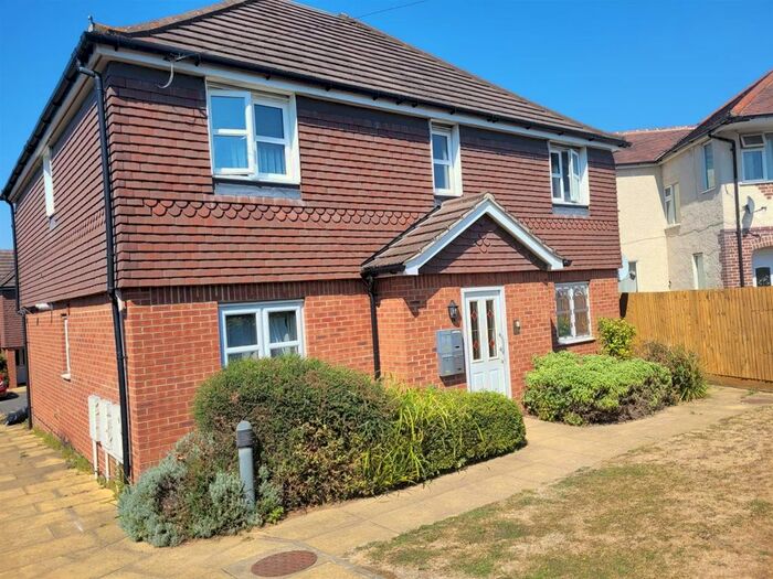 1 Bedroom Flat To Rent In Hexham Gardens, Northolt, UB5