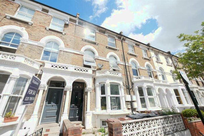 3 Bedroom Apartment To Rent In Digby Crescent, London, N4
